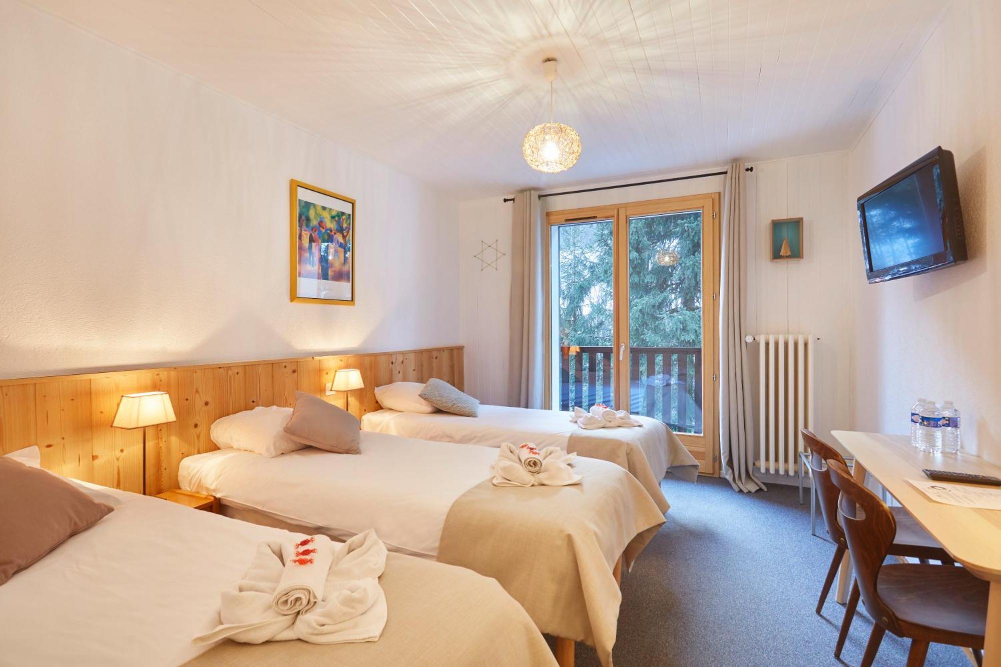 Hotel Eliova L'Eau Vive Châtel Exteriör bild