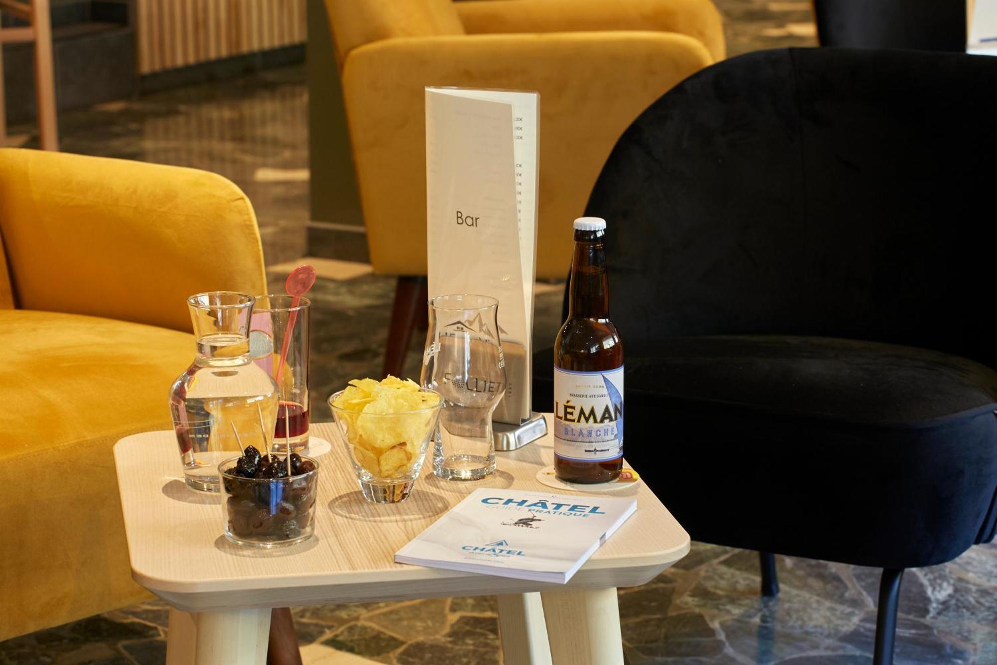Hotel Eliova L'Eau Vive Châtel Exteriör bild