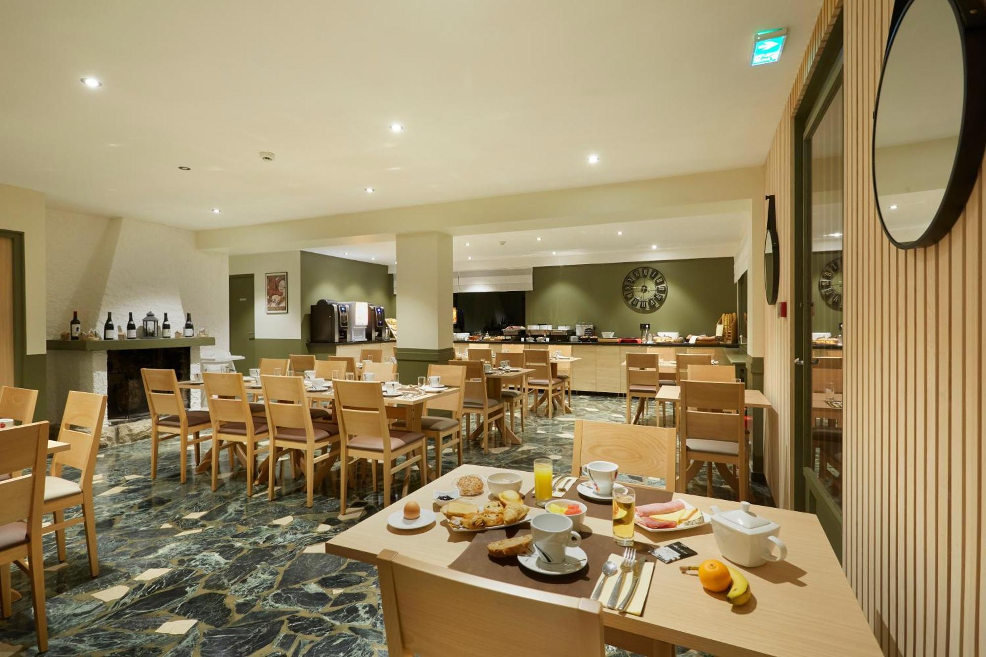 Hotel Eliova L'Eau Vive Châtel Exteriör bild