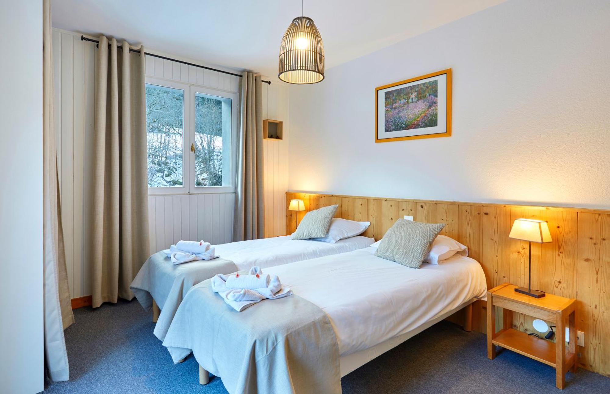 Hotel Eliova L'Eau Vive Châtel Exteriör bild