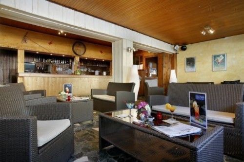 Hotel Eliova L'Eau Vive Châtel Exteriör bild
